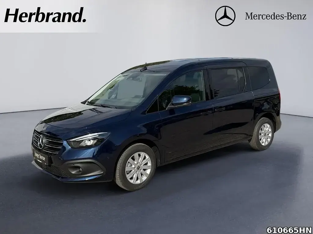 Gebraucht Mercedes T180 131 PS (96 kW) 2026 Blau Van / Kleinbus