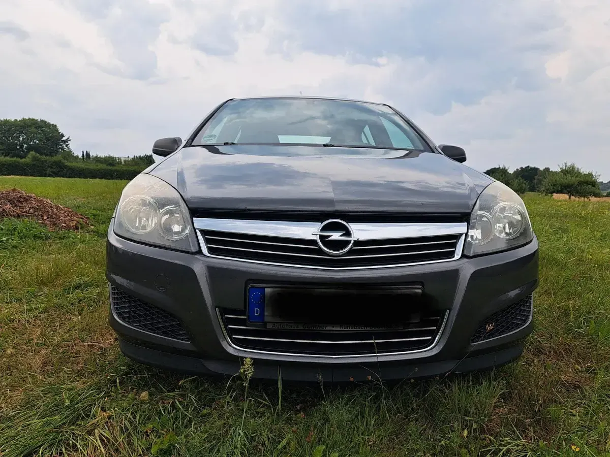 Gebraucht Opel Astra 90 PS (66 kW) 2009 Silber Limousine