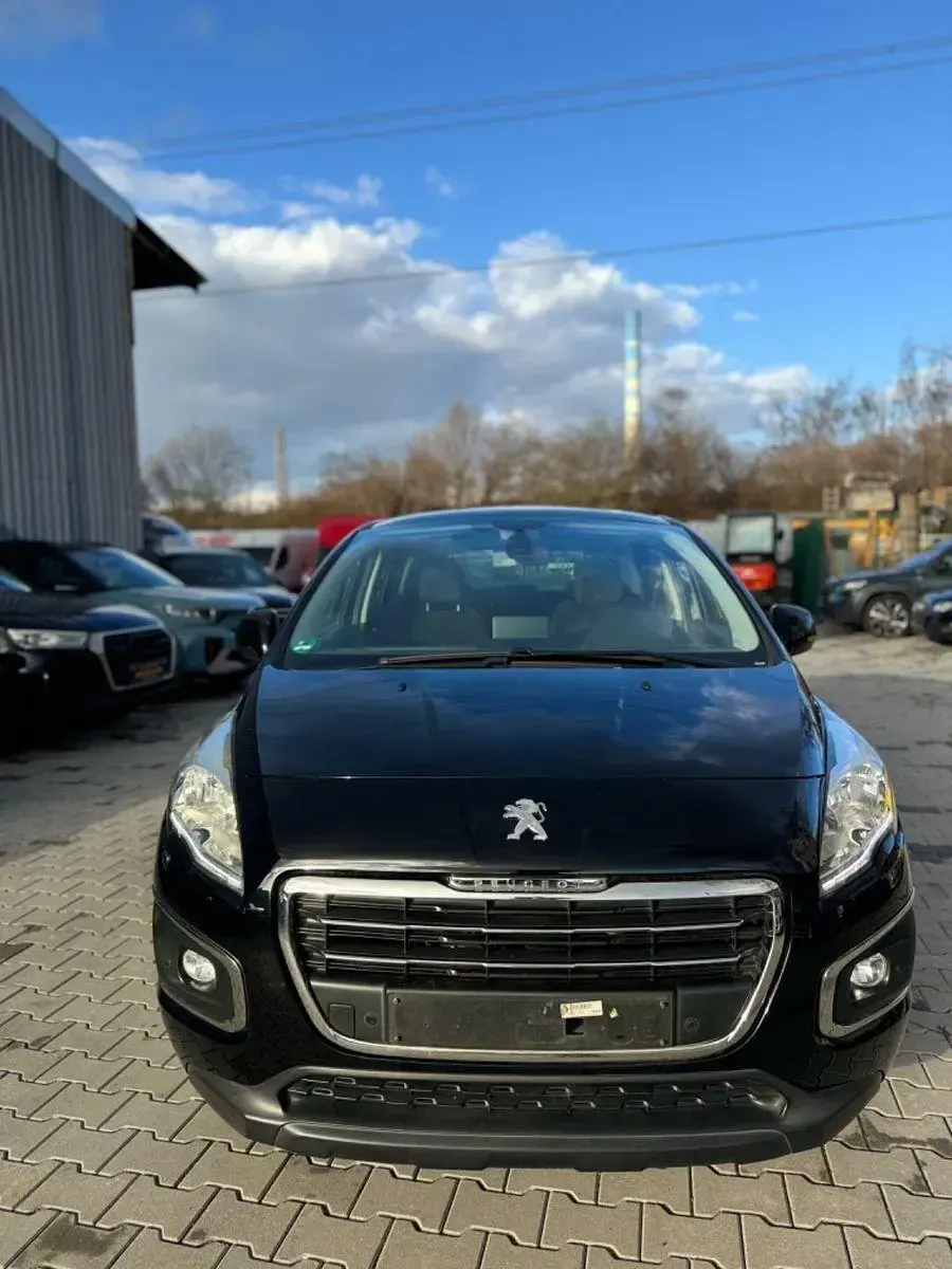 Gebraucht Peugeot 3008 Active 120 PS (88 kW) 2016 Schwarz Limousine