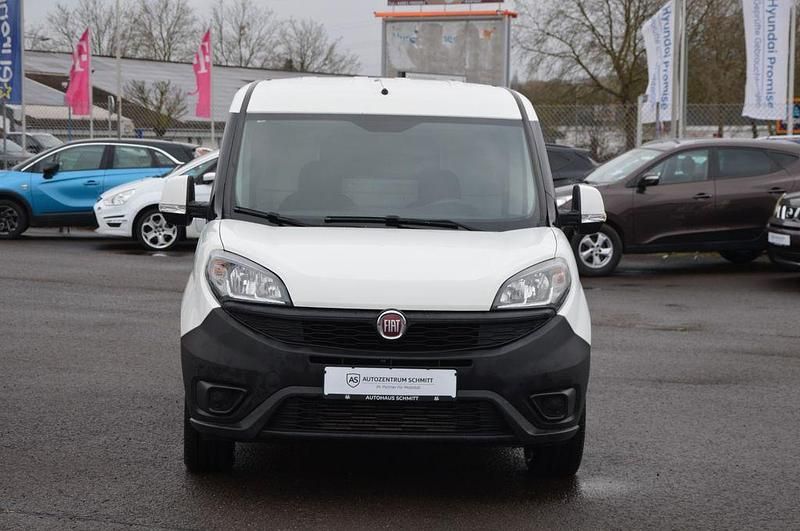 Gebraucht Fiat Doblò 95 PS (69 kW) 2019 Weiß Van / Kleinbus