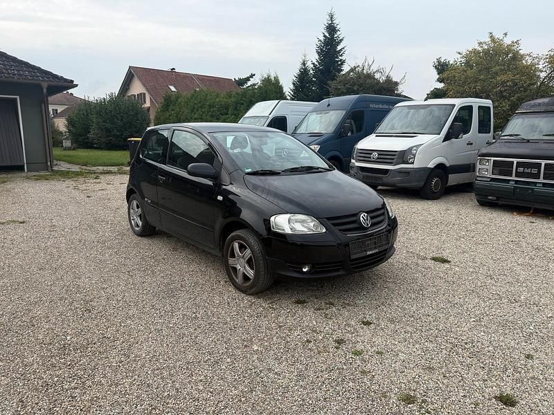 Gebraucht VW Fox Style 70 PS (51 kW) 2010 Schwarz Kleinwagen