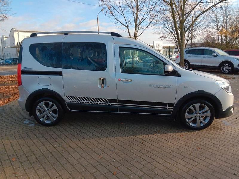Gebraucht Dacia Dokker Stepway 90 PS (66 kW) 2016 Silber Van / Kleinbus