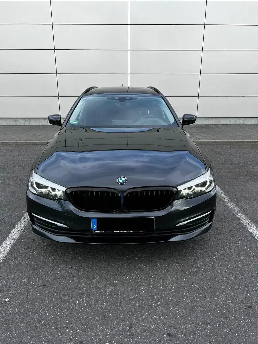 Gebraucht BMW 520 190 PS (139 kW) 2019 Grau Kombi