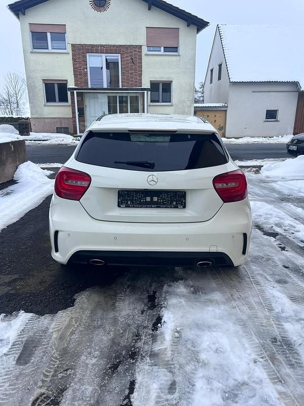 Usata Mercedes A250 AMG 210 CV (154 kW) 2013 Bianco Berlina