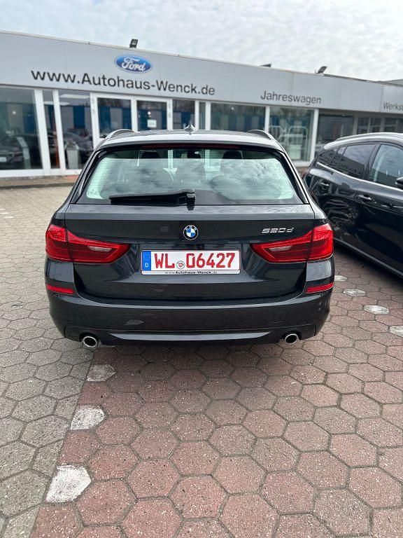 Gebraucht BMW 520 190 PS (139 kW) 2019 Grau Kombi