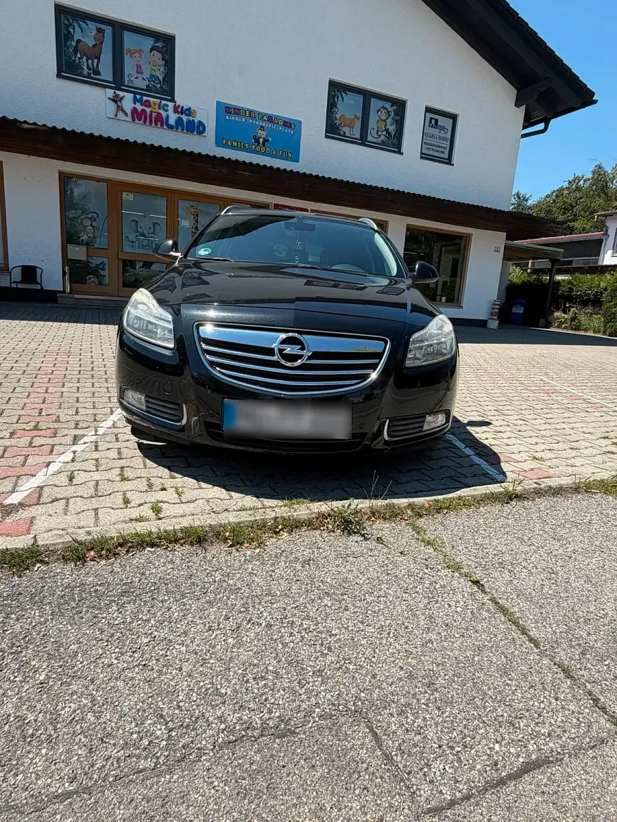 Gebraucht Opel Insignia 160 PS (117 kW) 2011 Schwarz Kombi