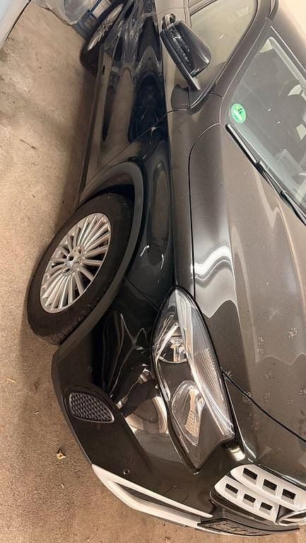 Gebraucht Mercedes GLA200 156 PS (114 kW) 2019 Schwarz SUV