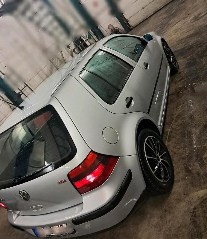 Gebraucht VW Golf IV 105 PS (77 kW) 2000 Silber Kleinwagen