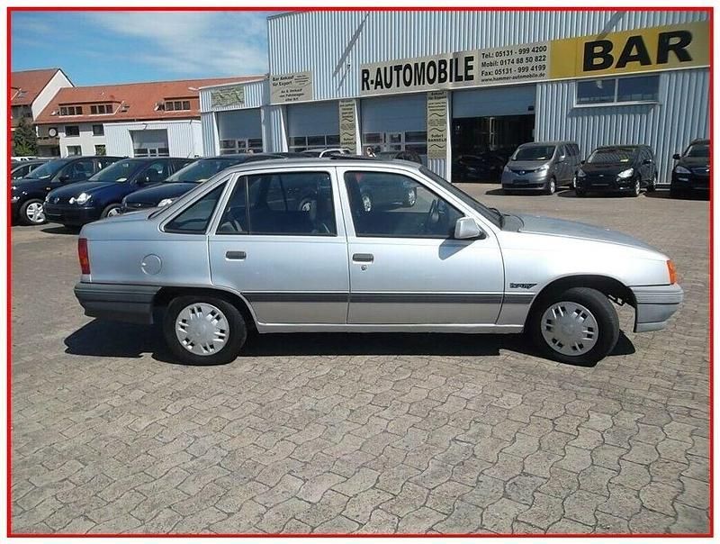 Gebraucht Opel Kadett S 75 PS (55 kW) 1991 Silber metallic Limousine