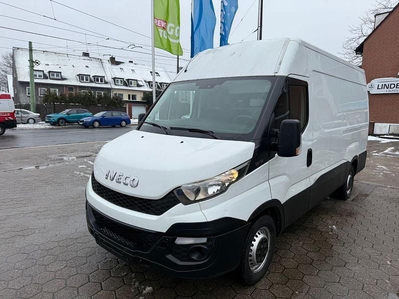 Gebraucht Iveco Daily 106 PS (77 kW) 2016 Weiß Van / Kleinbus