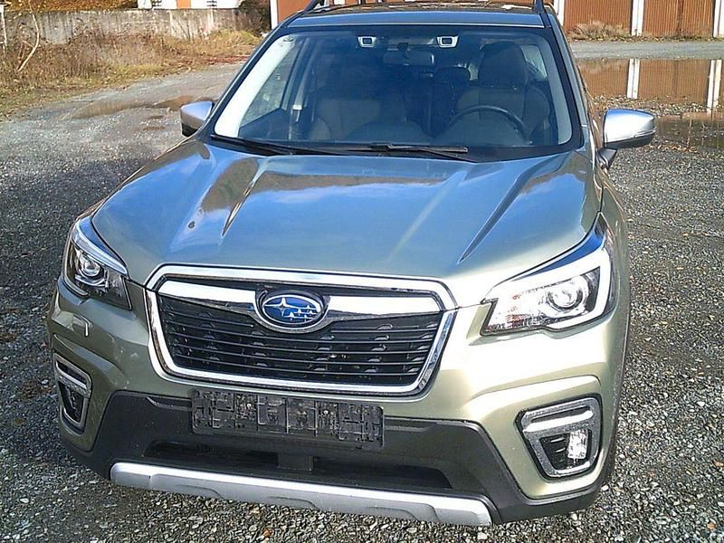 Grün Gebraucht 2020 Subaru Forester Comfort SUV | 21.500 € (Superpreis) - Bild 1/4