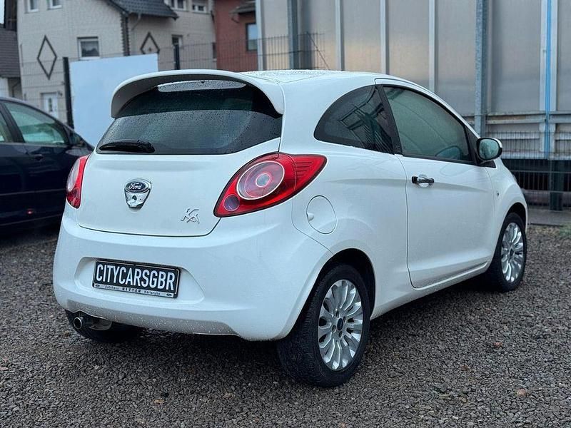 Gebraucht Ford Ka Titanium 69 PS (50 kW) 2012 Weiß Kleinwagen