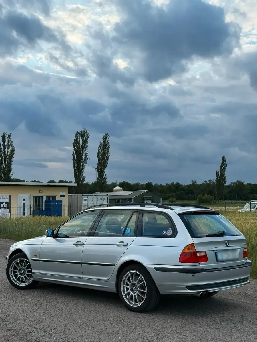 Gebraucht BMW 330 Shadowline 231 PS (169 kW) 2000 Silber Kombi