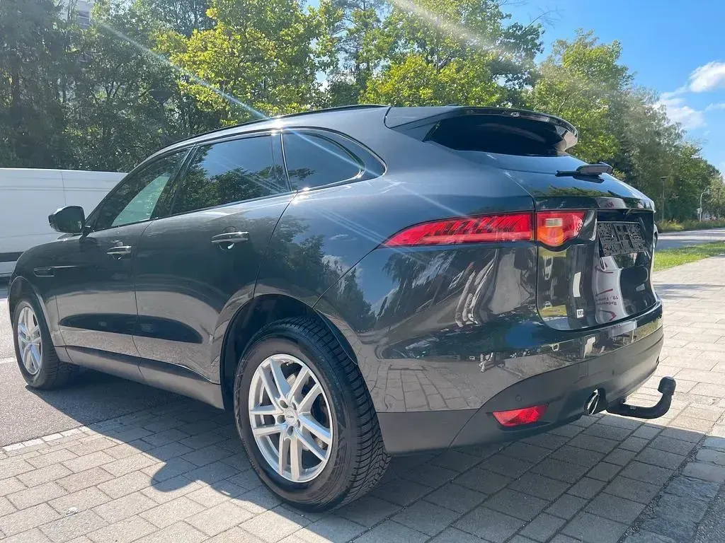 Gebraucht Jaguar F-Pace Portfolio 300 PS (220 kW) 2020 Grau SUV