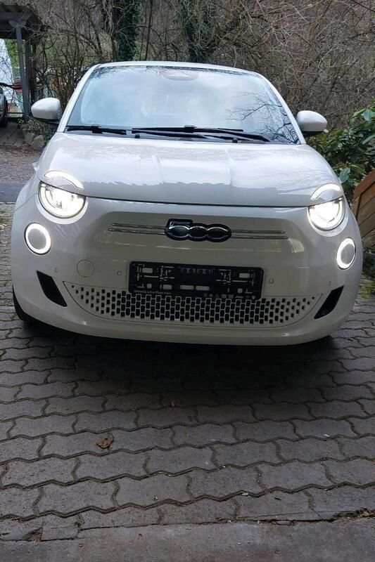 Weiß Neu 2025 Fiat 500e Limousine | 20.000 € - Bild 1/4
