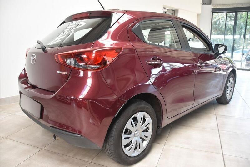 Diverse metallic Gebraucht 2022 Mazda 2 Center-Line | 14.390 € (Guter Preis) - Bild 1/4