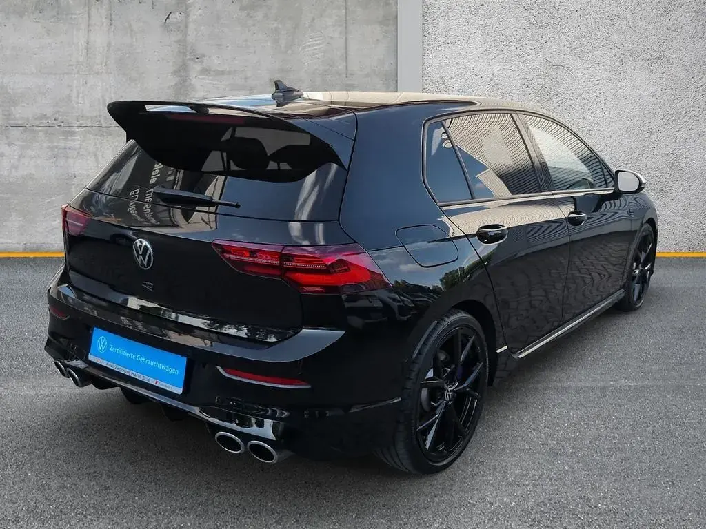 Gebraucht VW Golf VIII R 333 PS (244 kW) 2023 Deep black perleffekt Limousine