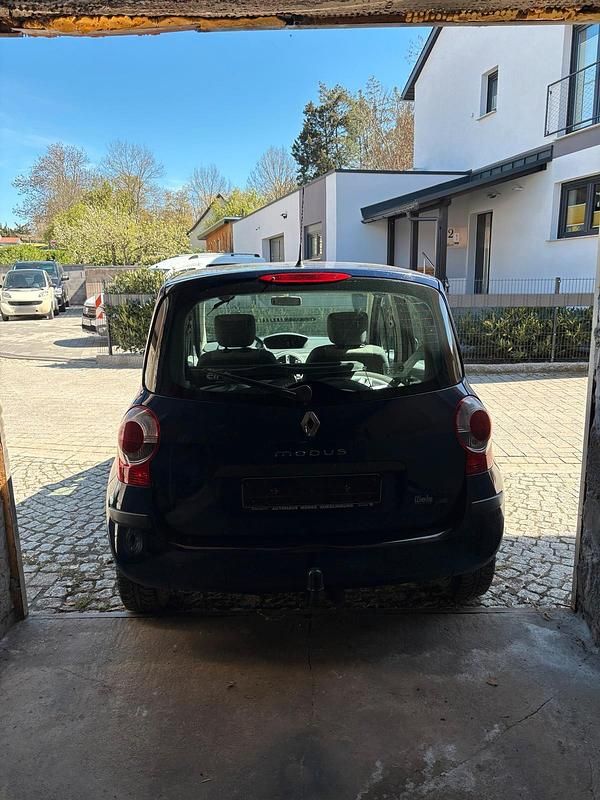 Second-hand Renault Modus 75 CP (55 kW) 2007 Albastru Monovolum
