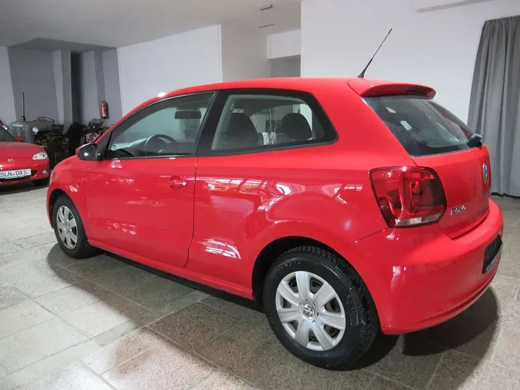 Gebraucht VW Polo Trendline 69 PS (50 kW) 2012 Rot Kleinwagen