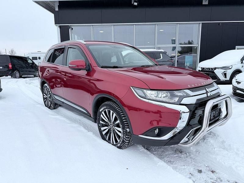 Rot Gebraucht 2019 Mitsubishi Outlander Diamant Edition SUV | 18.900 € (Fairer Preis) - Bild 1/4