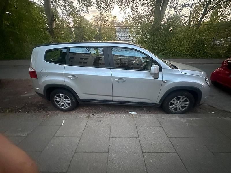 Silber Gebraucht 2011 Chevrolet Orlando Van | 5.200 € - Bild 1/4