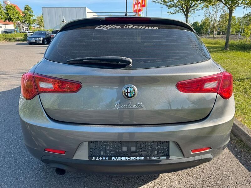 Gebraucht Alfa Romeo Giulietta Veloce 120 PS (88 kW) 2013 Grau Kleinwagen