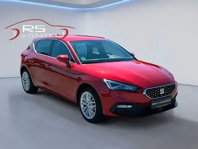 Używany Seat Leon XCELLENCE 150 KM (110 kW) 2021 Czerwony Sedan/Limuzyna