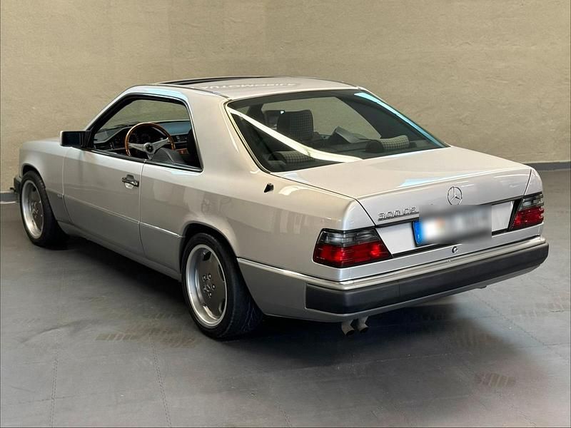 Gebraucht Mercedes C300 222 PS (163 kW) 1992 Silber Coupé