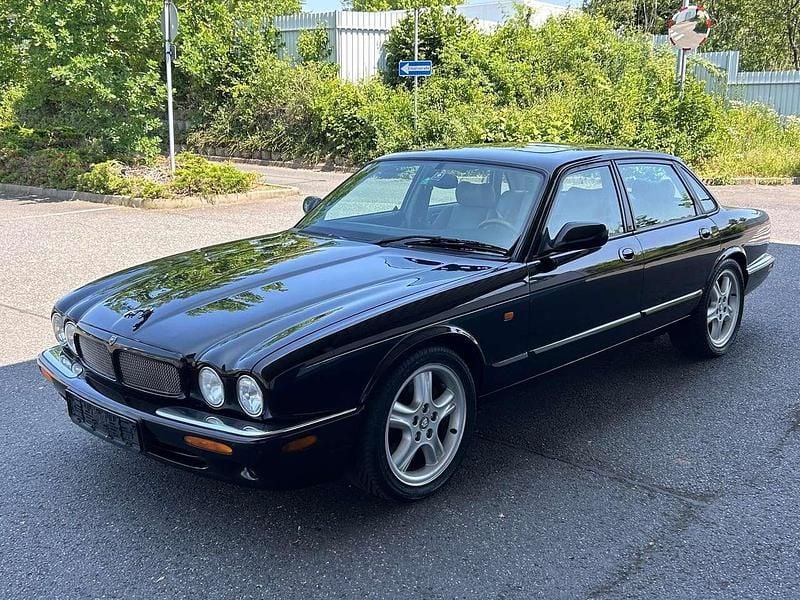 Schwarz Gebraucht 1999 Jaguar XJR Limousine | 13.995 € (Fairer Preis) - Bild 1/4