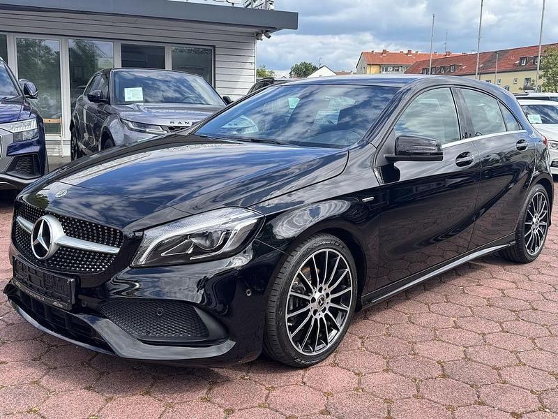 Nachtschwarz unilack Gebraucht 2017 Mercedes A180 AMG line Limousine | 18.900 € (Etwas zu teuer) - Bild 1/4