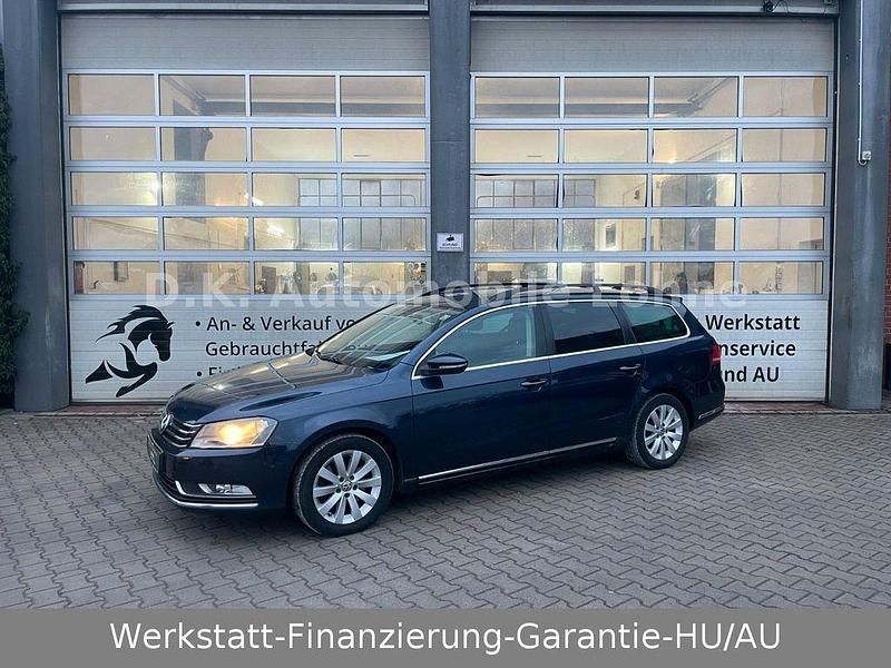 Blau Gebraucht 2011 VW Passat Comfortline Kombi | 9.990 € (Teuer) - Bild 1/4