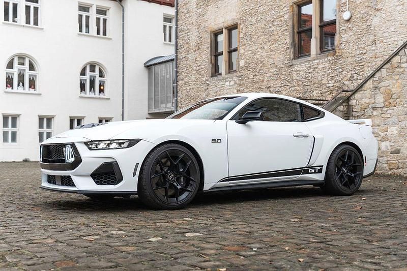 Weiß Gebraucht 2024 Ford Mustang | 50.900 € (Guter Preis) - Bild 1/4