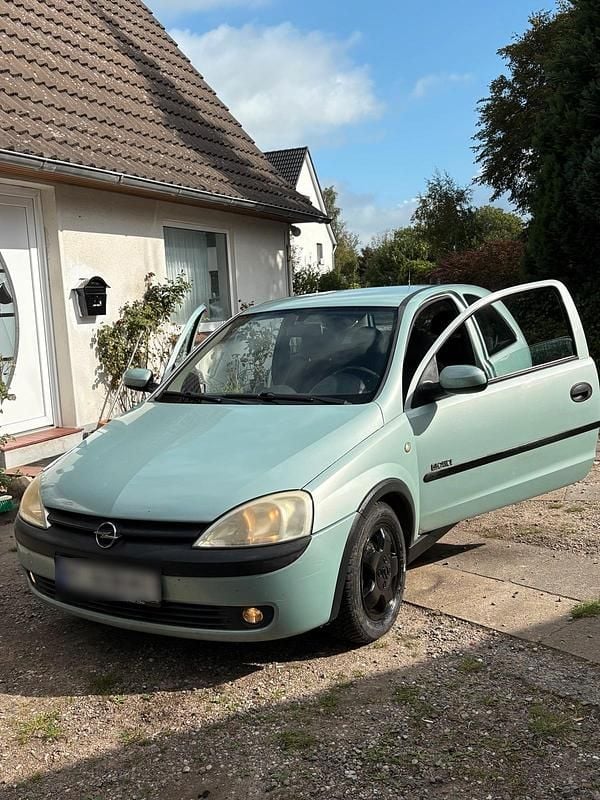 Blau Gebraucht 2001 Opel Corsa Kombi | 500 € (Guter Preis) - Bild 1/4