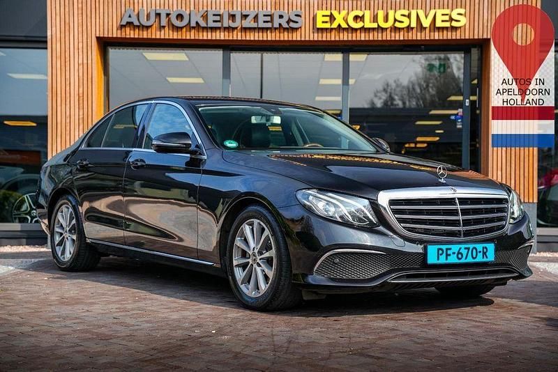 Schwarz Gebraucht 2017 Mercedes E220 Prestige Limousine | 17.900 € (Etwas zu teuer) - Bild 1/4