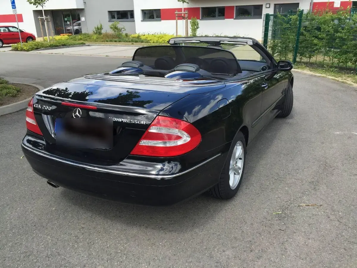 Gebraucht Mercedes CLK200 Avantgarde 163 PS (119 kW) 2005 Schwarz Cabrio
