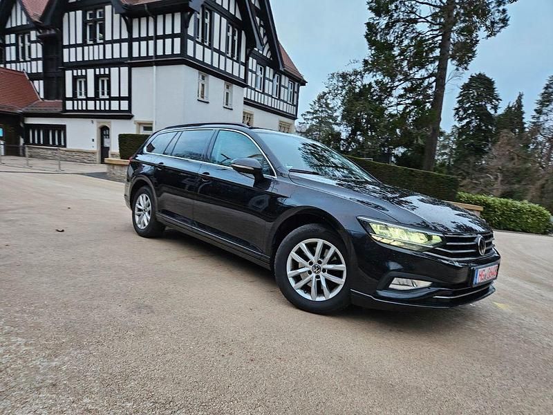 Gebraucht VW Passat Business 150 PS (110 kW) 2021 Schwarz Van / Kleinbus