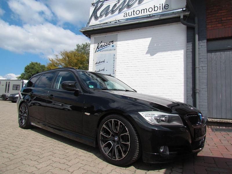 Schwarz Gebraucht 2012 BMW 320 Comfort Edition Kombi | 7.450 € (Guter Preis) - Bild 1/4