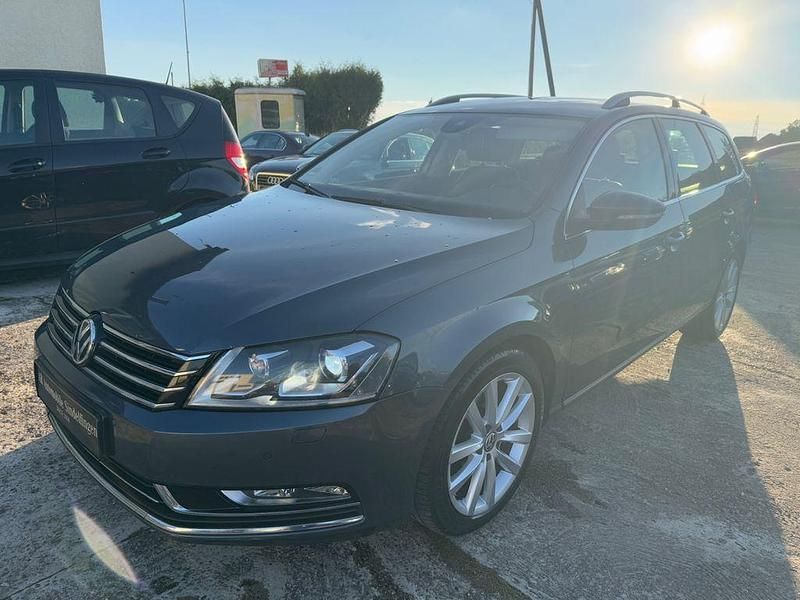 Grau Gebraucht 2013 VW Passat Highline Kombi | 6.500 € (Guter Preis) - Bild 1/4