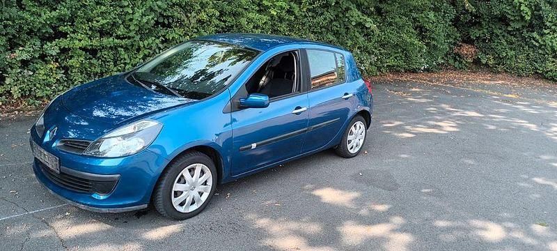 Blau Gebraucht 2007 Renault Clio II Authentique Limousine | 1.199 € (Fairer Preis) - Bild 1/4