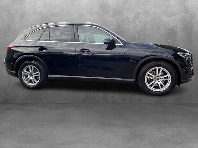 Gebraucht Mercedes GLC220 197 PS (144 kW) 2024 Schwarz SUV