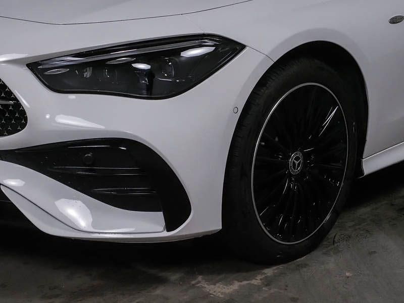 Gebraucht Mercedes CLE300 AMG 204 PS (150 kW) 2024 Polar white Coupé
