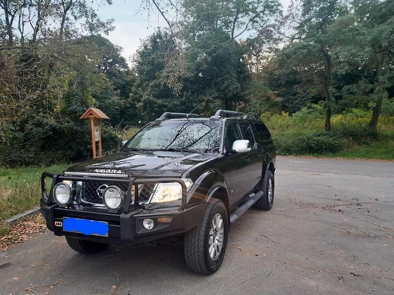 Gebraucht Nissan Navara 231 PS (169 kW) 2012 Schwarz Abholung