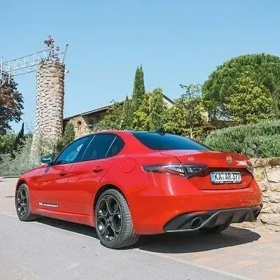 Gebraucht Alfa Romeo Giulia 280 PS (205 kW) 2026 Rot Limousine