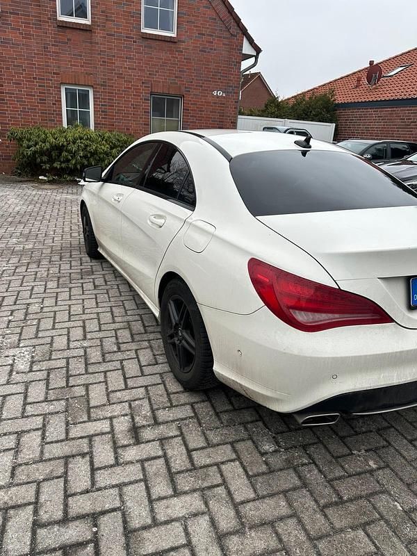Gebraucht Mercedes CLA180 122 PS (89 kW) 2013 Weiß Limousine