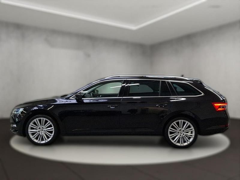 Gebraucht Skoda Superb Style 190 PS (139 kW) 2022 Schwarz metallic Kombi