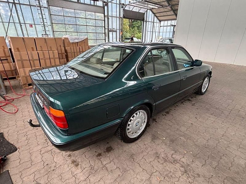 Gebraucht BMW 525 192 PS (141 kW) 1992 Grün Limousine