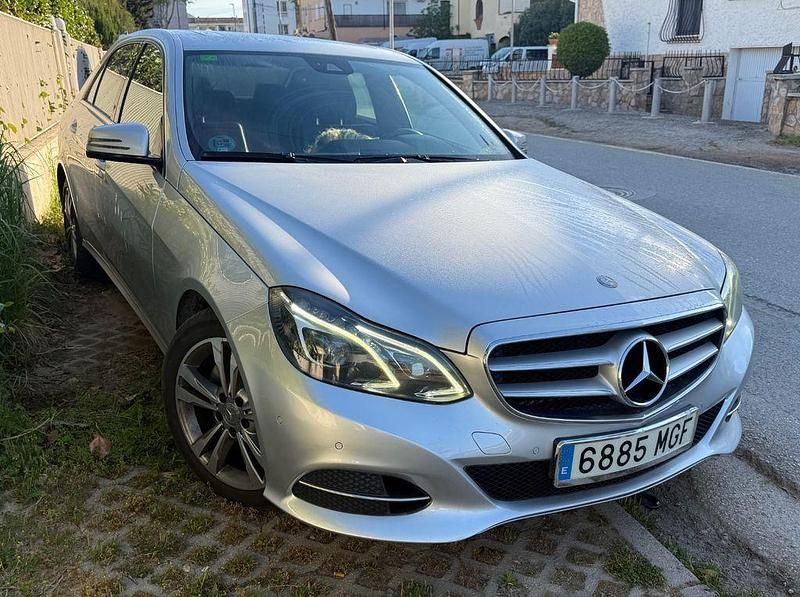 Silber Gebraucht 2014 Mercedes E220 Edition Limousine | 11.999 € (Fairer Preis) - Bild 1/4