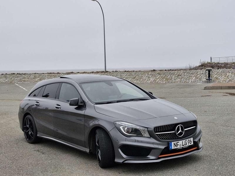 Grau Gebraucht 2015 Mercedes CLA220 Shooting Brake OrangeArt Edition Kombi | 13.999 € (Fairer Preis) - Bild 1/4
