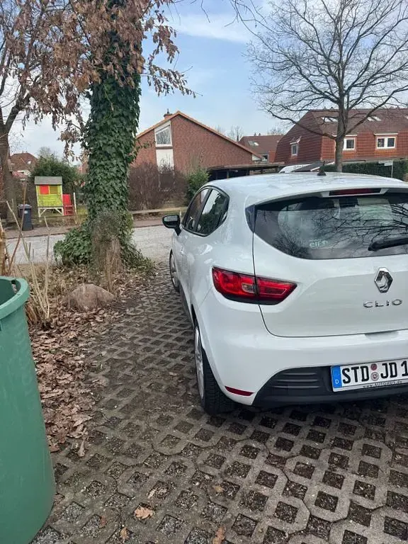 Gebraucht Renault Clio Intens 90 PS (66 kW) 2019 Weiß Limousine