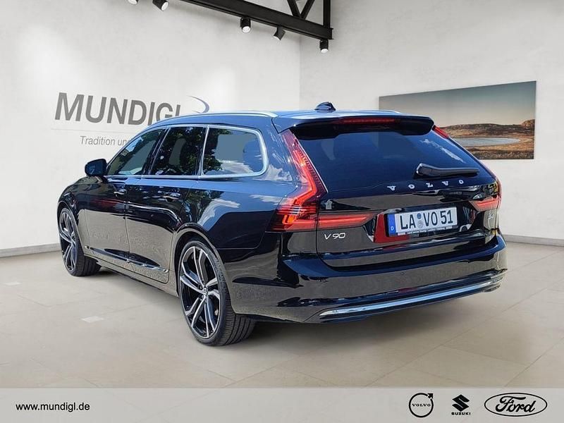 Neu Volvo V90 Plus 197 PS (144 kW) 2025 Onyx black / metallic Kombi